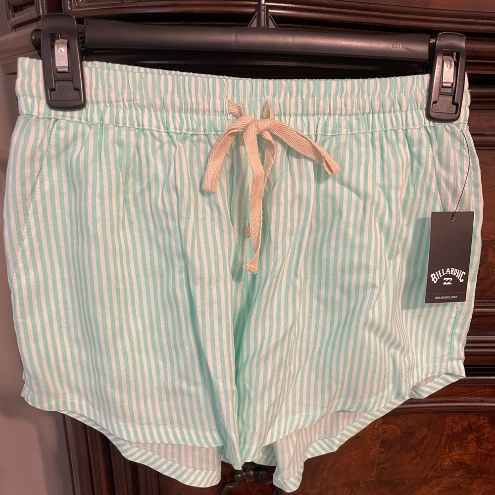 NWT Billabong Pipe Line Short Small